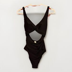 #8616 CHARMO WOMENS UPF 50+ ONE PIECE BATHING SUIT SIZE S